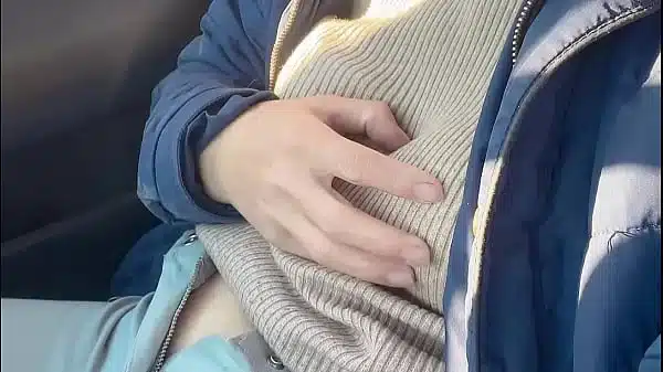 she open hairy pussy in the car then go outside piss