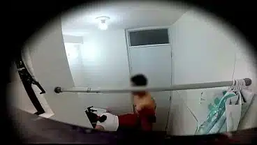 universitaria mexicana follando en el baño después de la fiesta
